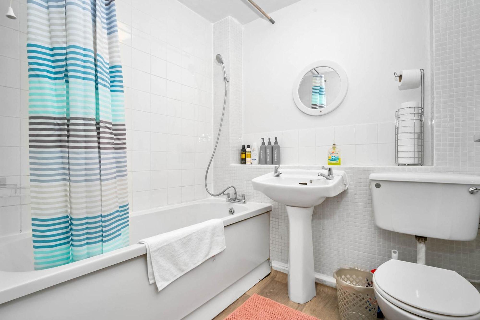 Апартаменты Luxury New House With Free Parking Бирмингем Экстерьер фото